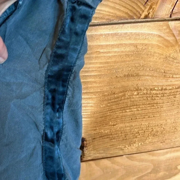 Women's pre-worn Anthropologie Cloth & Stone size small button up shirt Army gre - Picture 6 of 6